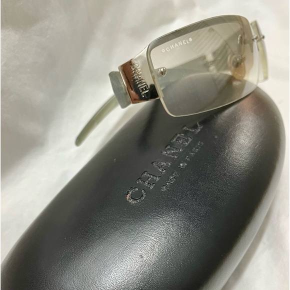 CHANEL Frameless sunglasses - Picture 6 of 7